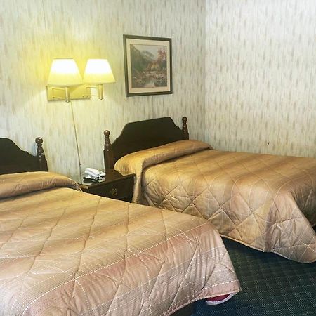 Pleasant Valley Motel West Stockbridge מראה חיצוני תמונה